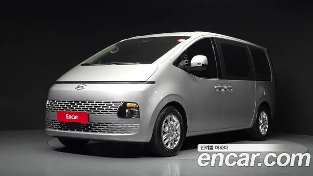 Hyundai Staria 2022 — photo 1