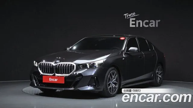 BMW 5-Series 2025 — photo 1