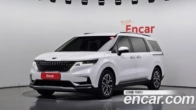 Kia Canival 2021 — photo 1