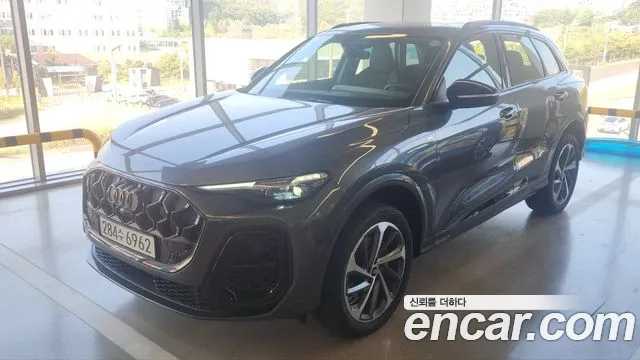 Audi Q5 2025 — photo 1