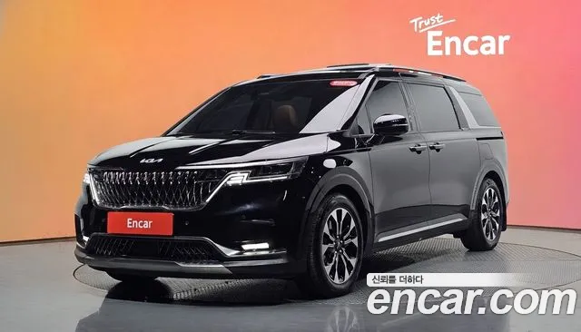 Kia Canival 2023 — photo 1