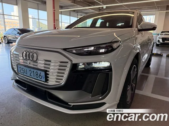 Audi Q6 e-tron 2026 — photo 1