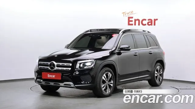 Mercedes-Benz GLB-Class 2023 — photo 1