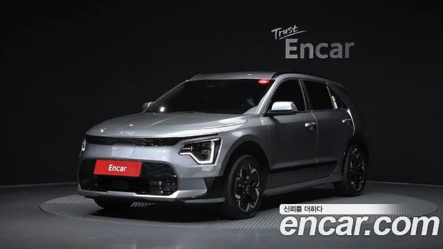 Kia Niro 2023 — photo 1