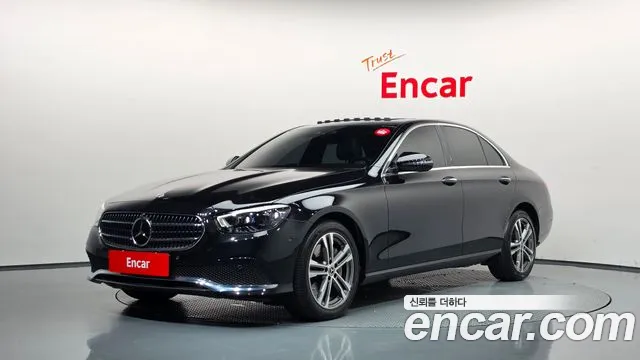 Mercedes-Benz E-Class 2022 — photo 1