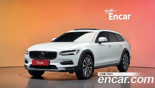 Volvo V90 2021 — photo 1