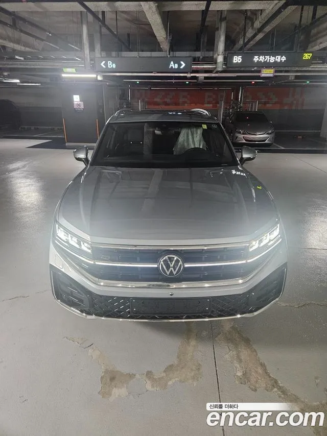 Volkswagen Touareg 2027 — photo 1