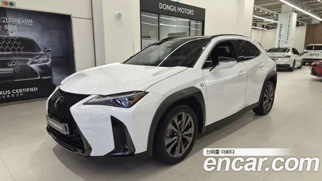 Lexus UX 2025 — photo 1