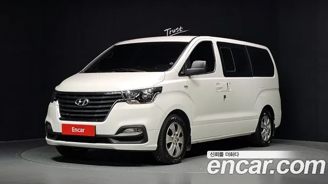 Hyundai Starex 2019 — photo 1
