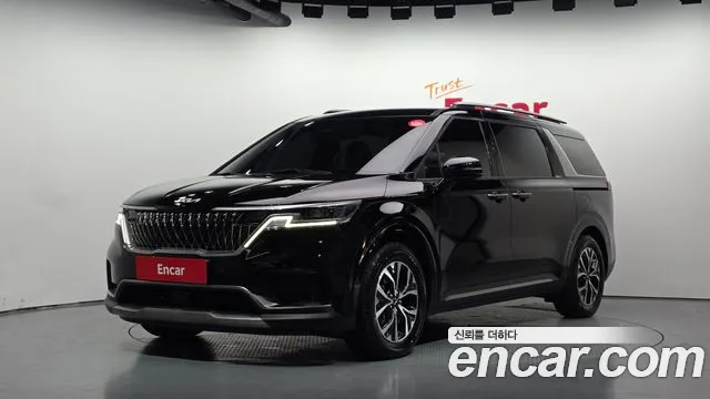 Kia Canival 2023 — photo 1