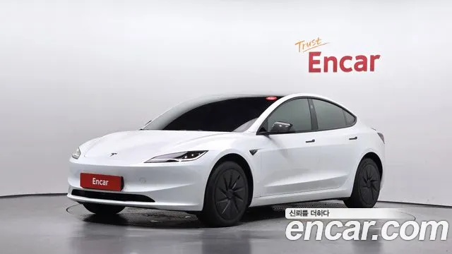 Tesla Model 3 2026 — photo 1