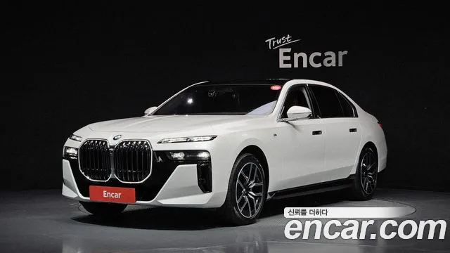 BMW 7-Series 2025 — photo 1