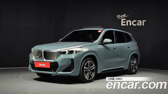 BMW iX1 2024 — photo 1
