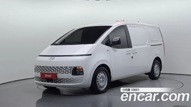 Hyundai Staria 2022 — photo 1