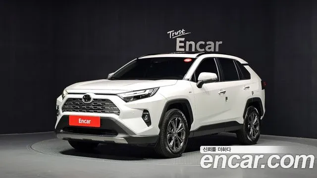 Toyota RAV4 2025 — photo 1