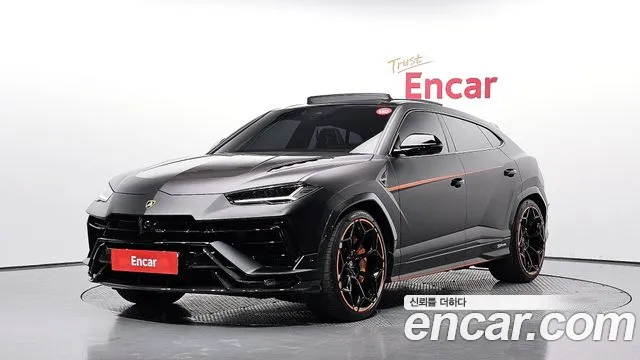 Lamborghini Urus 2024 — photo 1