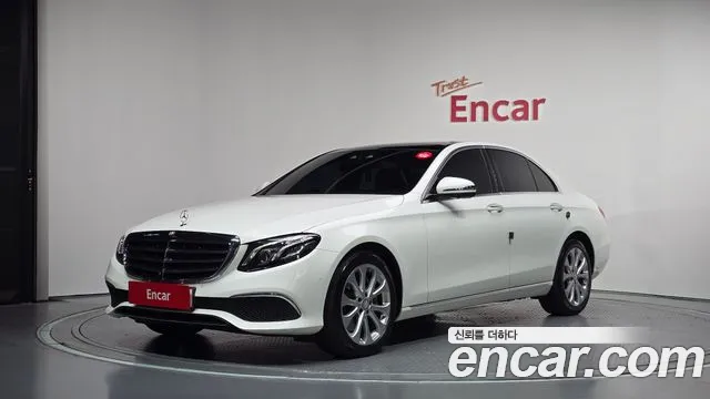 Mercedes-Benz E-Class 2017 — photo 1