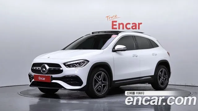 Mercedes-Benz GLA-Class 2020 — photo 1