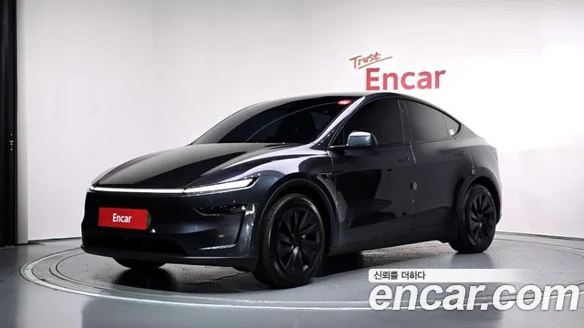 Tesla Model Y 2026 — photo 1