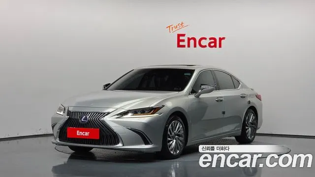 Lexus ES 2020 — photo 1
