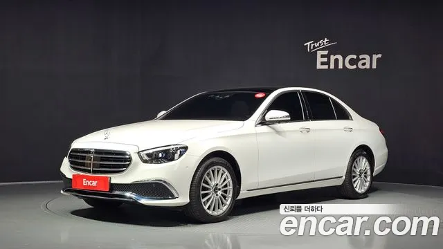 Mercedes-Benz E-Class 2023 — photo 1