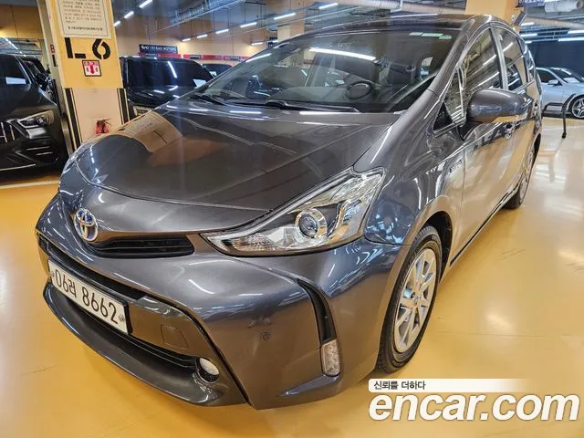 Toyota Prius 2017 — photo 1