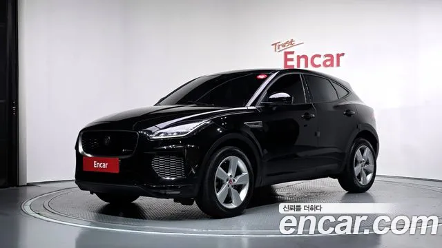 Jaguar E-PACE 2018 — photo 1