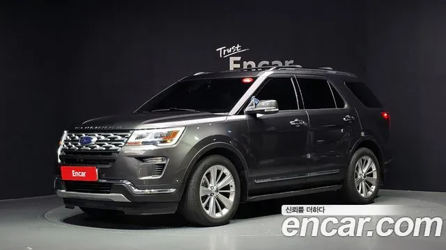 Ford Explorer 2019 — photo 1