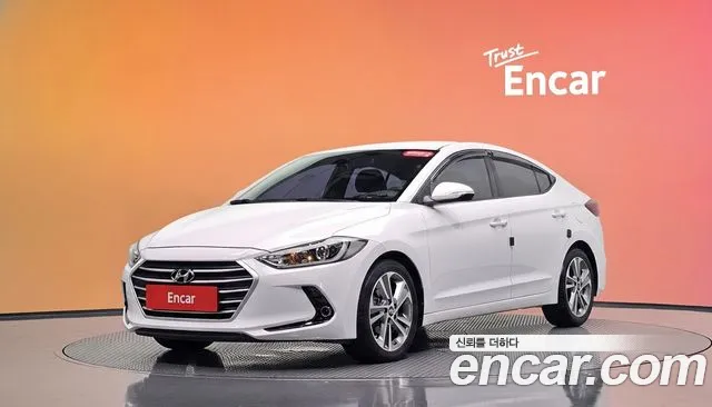 Hyundai AVANTE 2017 — photo 1