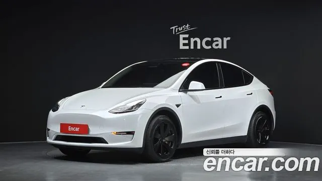 Tesla Model Y 2022 — photo 1