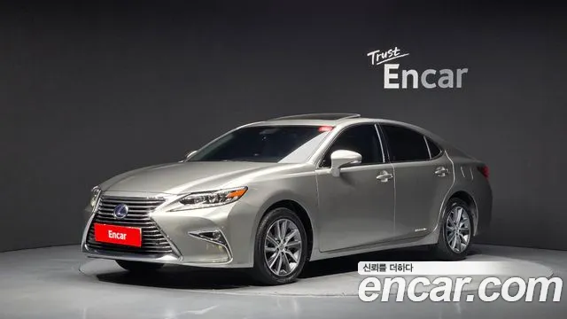 Lexus ES 2017 — photo 1