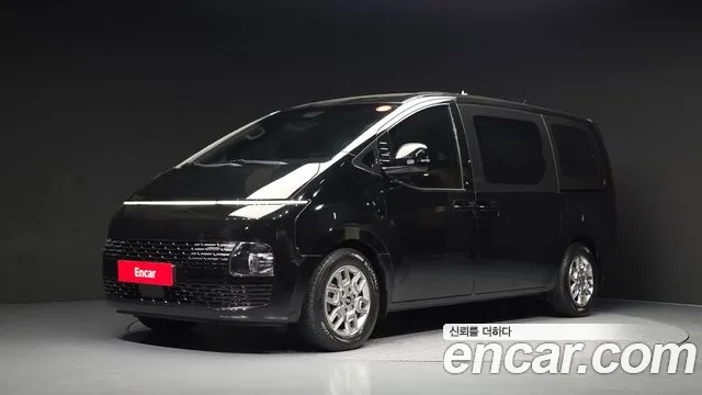 Hyundai Staria 2022 — photo 1