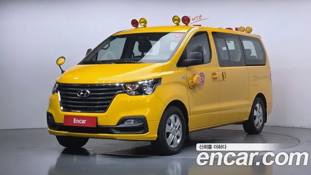 Hyundai Starex 2021 — photo 1