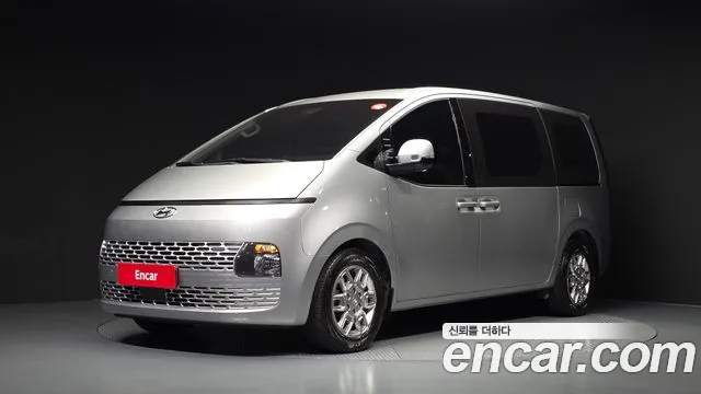 Hyundai Staria 2022 — photo 1