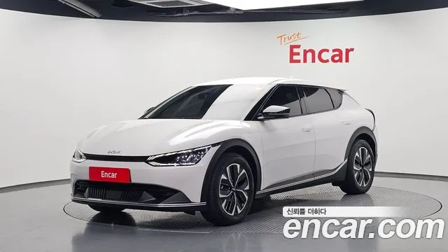 Kia EV6 2023 — photo 1