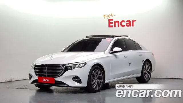 Mercedes-Benz E-Class 2024 — photo 1