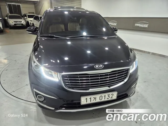 Kia Canival 2017 — photo 1