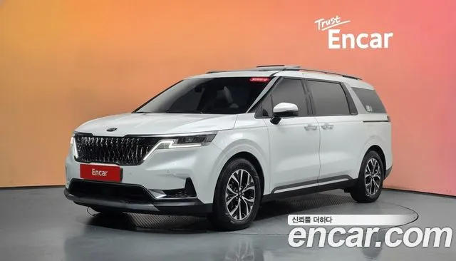 Kia Canival 2021 — photo 1