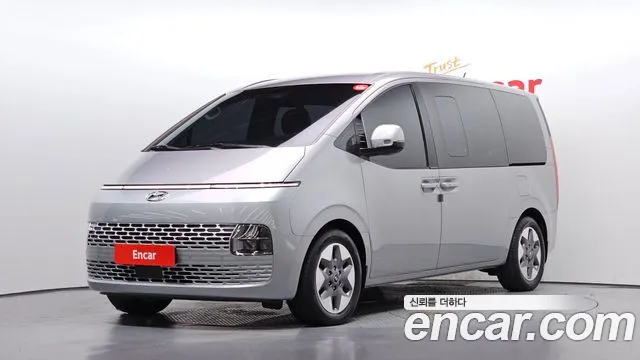Hyundai Staria 2023 — photo 1