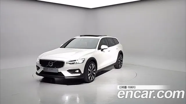 Volvo V60 2024 — photo 1
