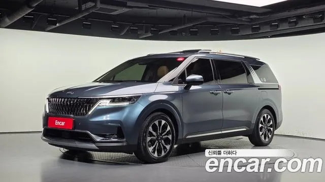 Kia Canival 2021 — photo 1