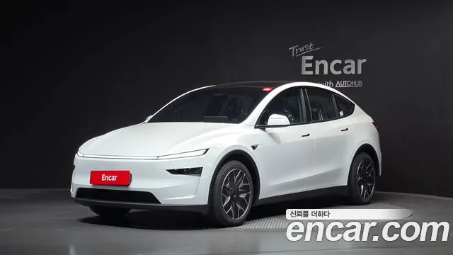 Tesla Model Y 2026 — photo 1