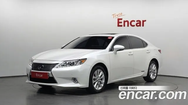 Lexus ES 2015 — photo 1