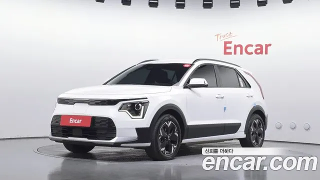 Kia Niro 2023 — photo 1