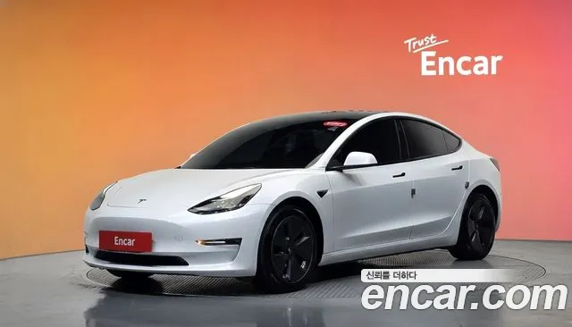 Tesla Model 3 2022 — photo 1