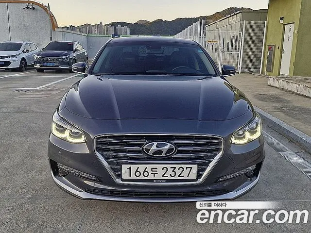 Hyundai Grandeur 2018 — photo 1