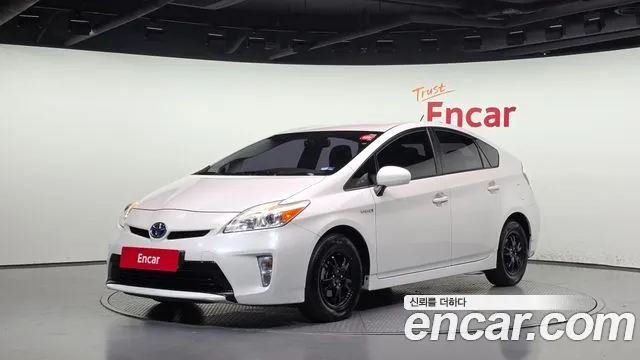 Toyota Prius 2013 — photo 1