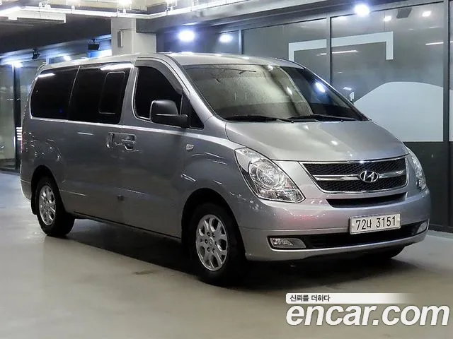 Hyundai Starex 2011 — photo 1