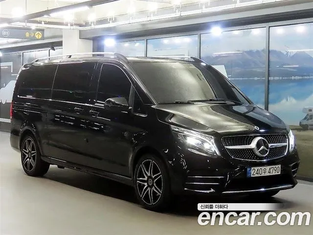 Mercedes-Benz V-Class 2021 — photo 1