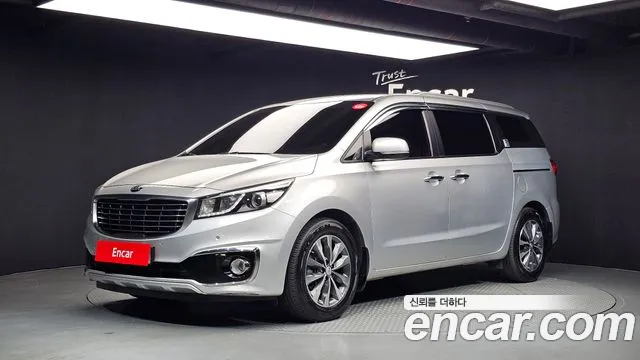 Kia Canival 2016 — photo 1